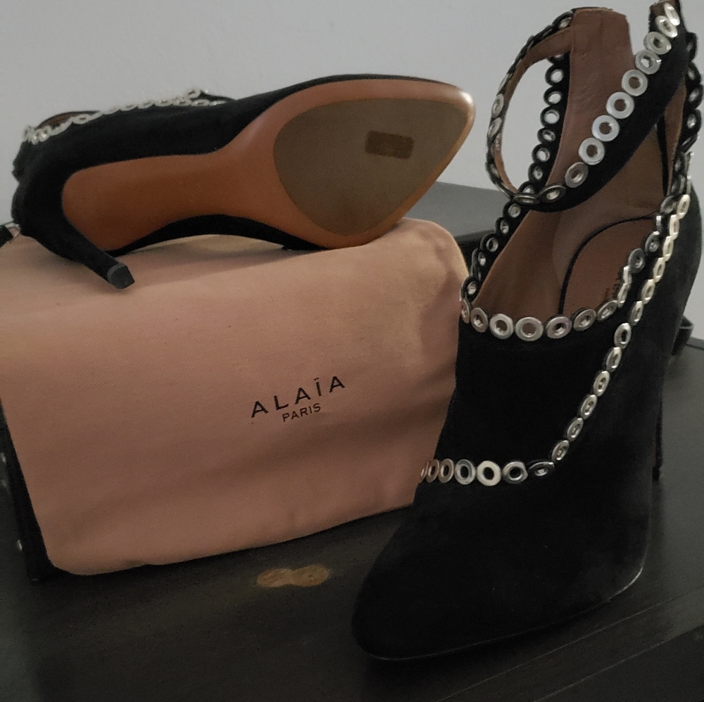 Heeled boots